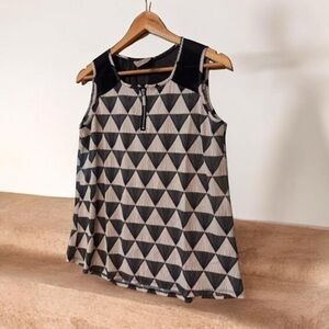 Geometric Print Sleeveless Tunic Top Black White SJS Women's Large